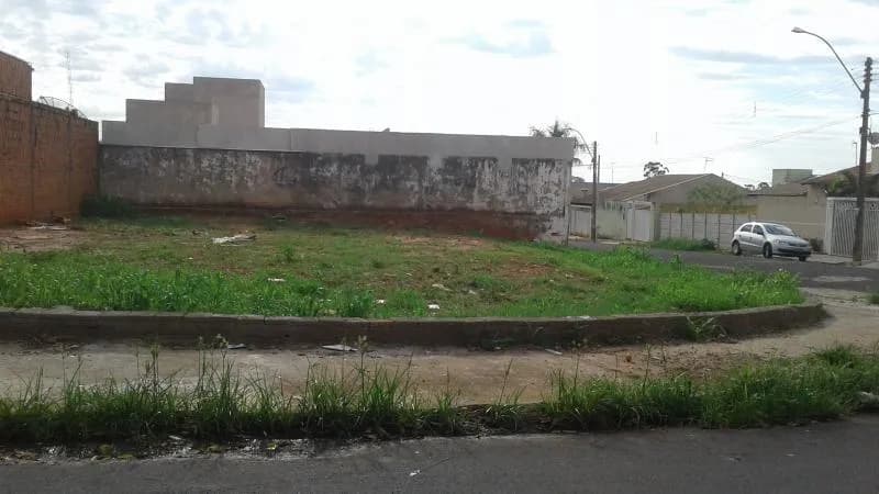 Terreno / Lote / Condomínio à venda — foto 1