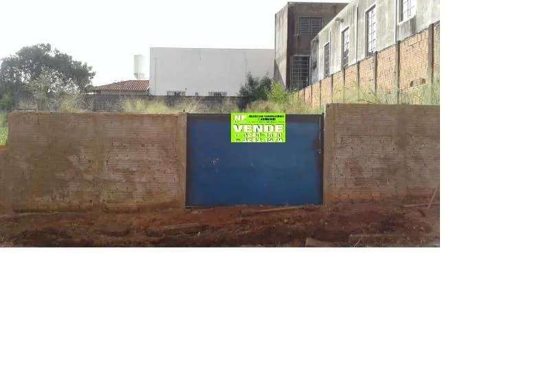 Terreno / Lote / Condomínio à venda — foto 1