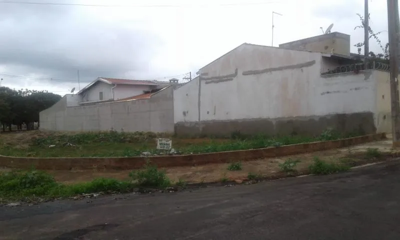 Terreno / Lote / Condomínio à venda — foto 1