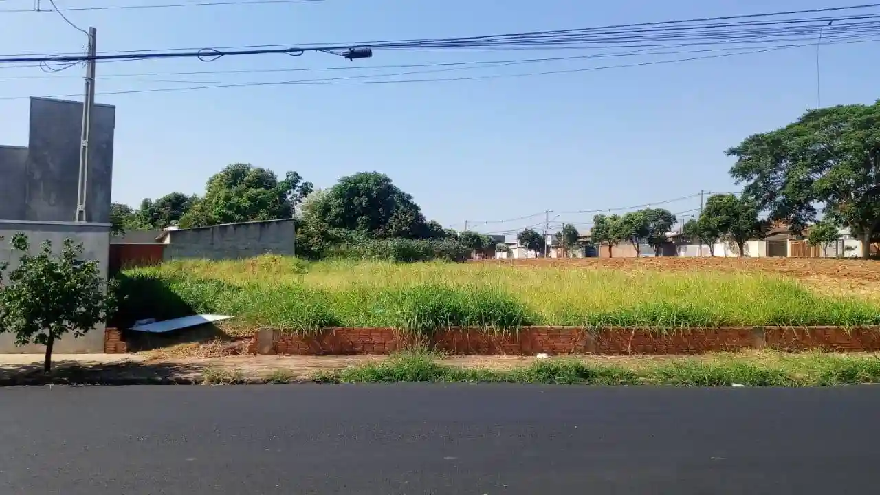 Terreno no Parque Residencial Celina Dalul — foto 1